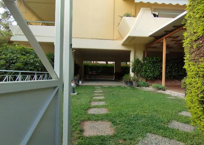 Garden Apartment With Bbq In The Athenian Riviera