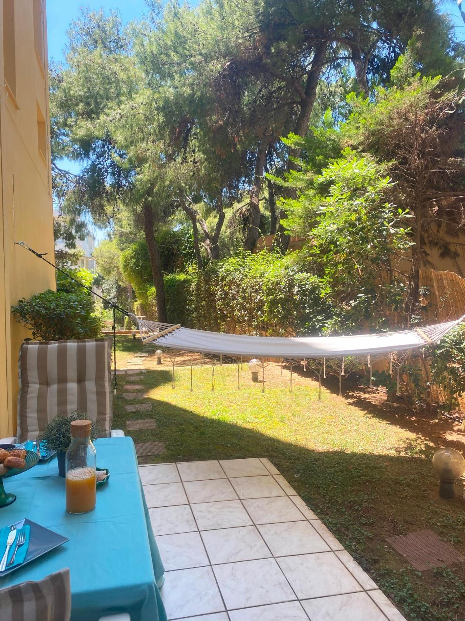 Garden With Bbq In The Athenian Riviera * Athen